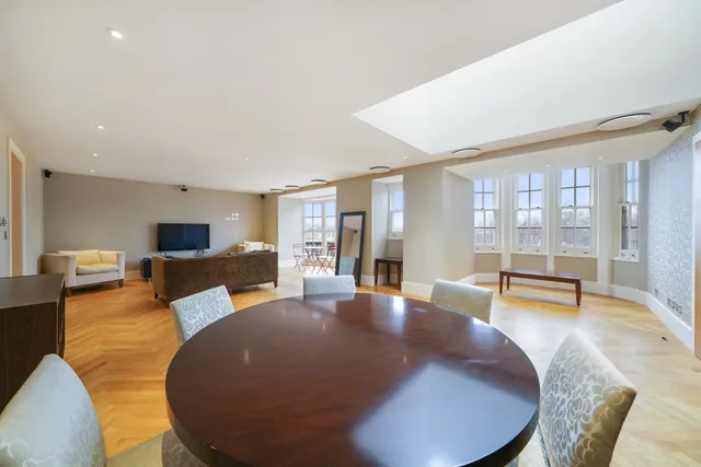 Egerton Place, London, SW3 2EF