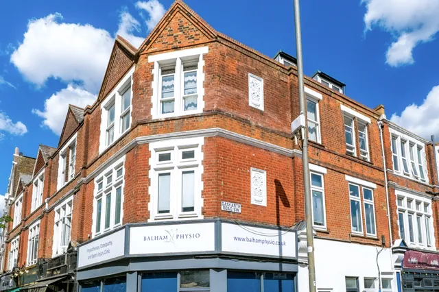 Balham Hill, London, SW12 9DX