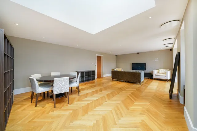 Egerton Place, London, SW3 2EF
