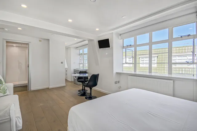 Nell Gwynn House, Sloane Avenue, London, SW3 3BH