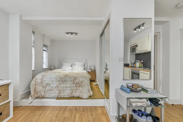 Nell Gwynn House, Sloane Avenue, London, SW3 3BD