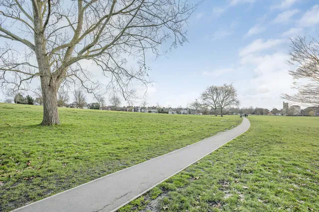 Javelin Court, Streatham Common North, London, SW16 3HL