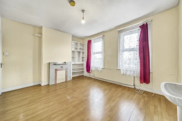 Newhaven Road, London, SE25 6JQ