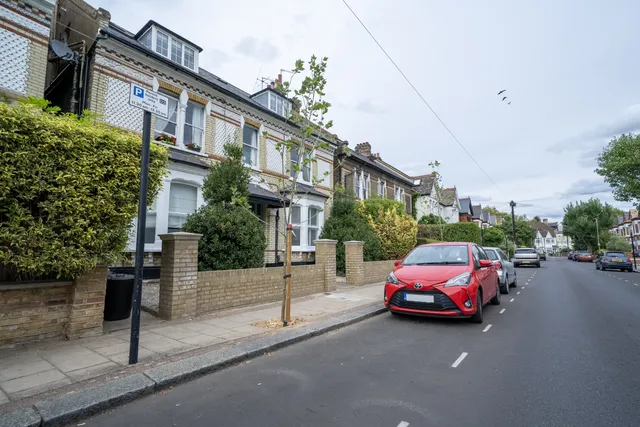 Balham Park Road, London, SW12 8EA
