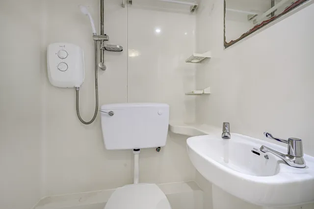 West Cromwell Road, London, SW5 9QL