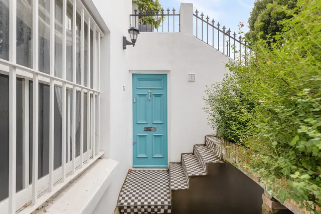 Cornwall Crescent, London, W11 1PJ