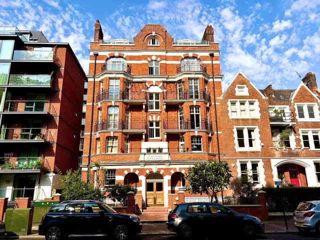 Stafford Mansions, Albert Bridge Road, London, SW11 4QG