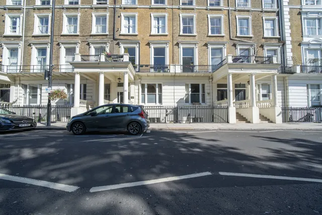 Gloucester Terrace, London, W2 6HR