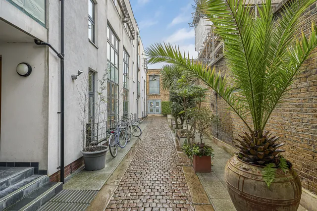 Marmion Mews, London, SW11 5PP
