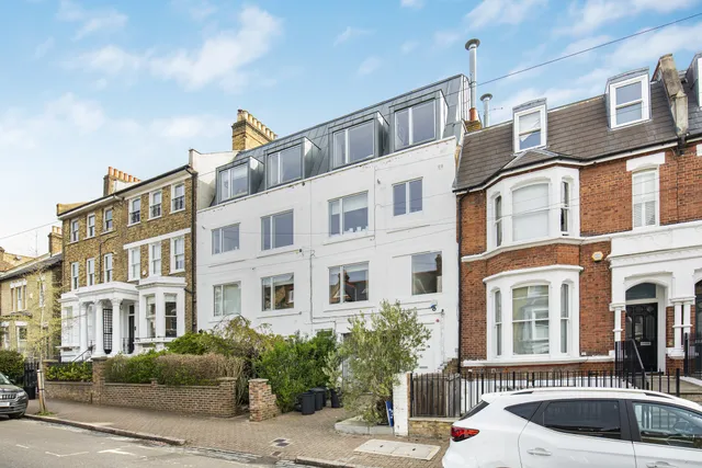 Ramsden Road, London, SW12 8RE