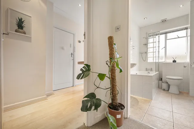 Barton Court, Barons Court Road, London, W14 9EH