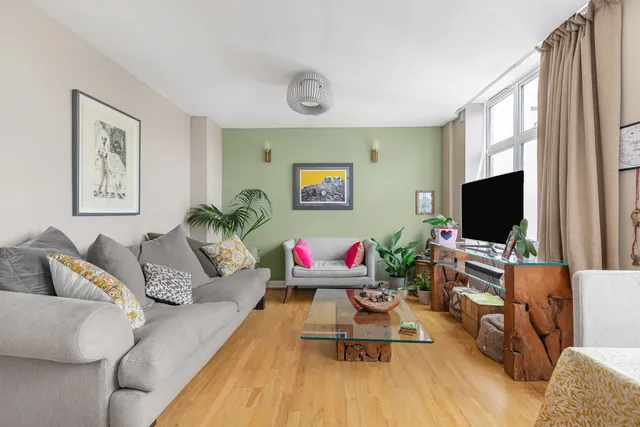 Streatham Hill, London, SW2 4TS