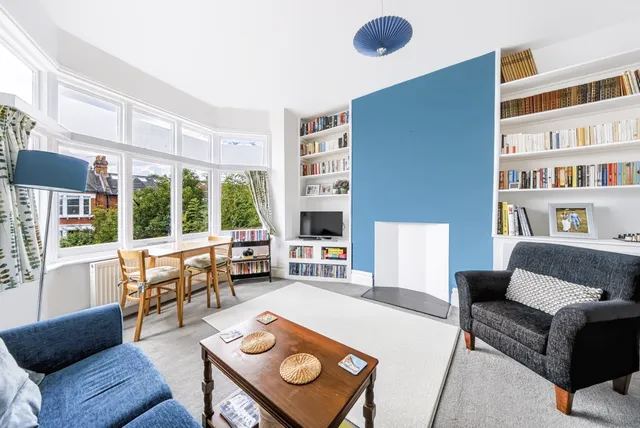 Telford Avenue, London, SW2 4XW