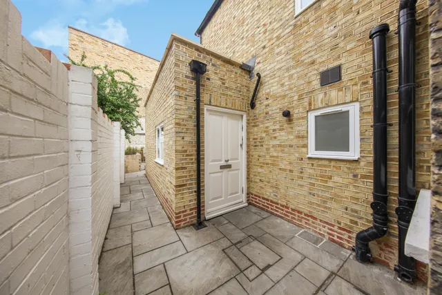 Northcote Road, London, SW11 6PN