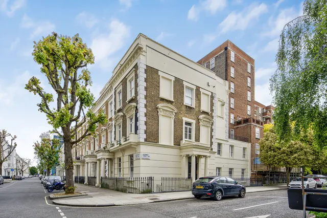 Gloucester Street, London, SW1V 4EG