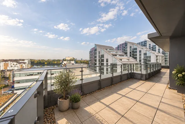 Knightley Walk, London, SW18 1HB