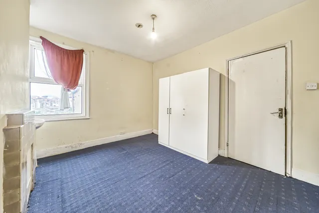 Newhaven Road, London, SE25 6JQ