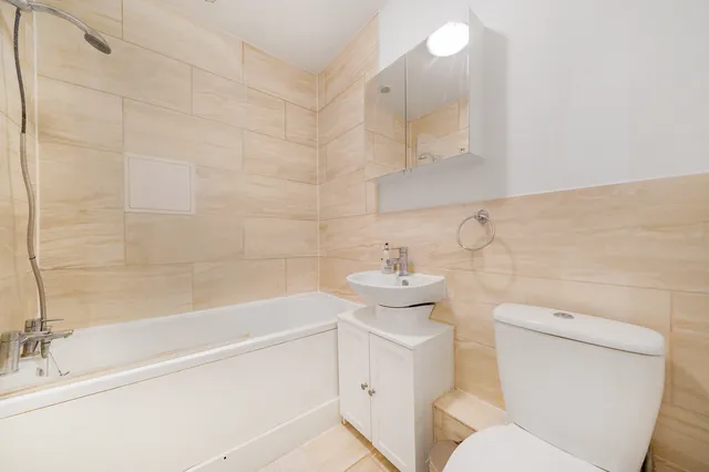 Nevern Square, London, SW5 9NW