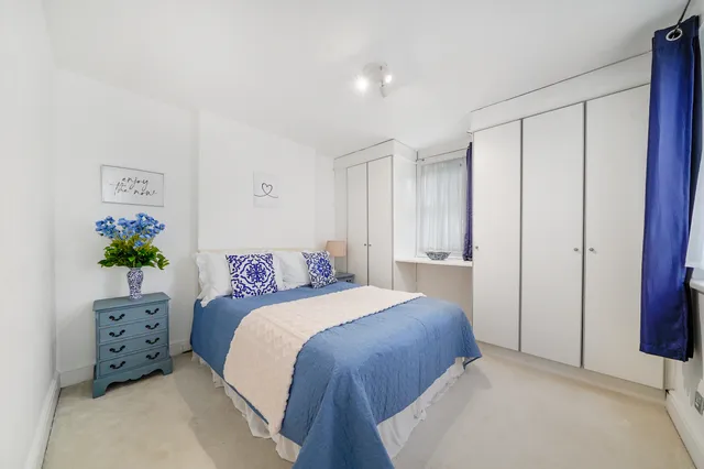 Nevern Square, London, SW5 9NW