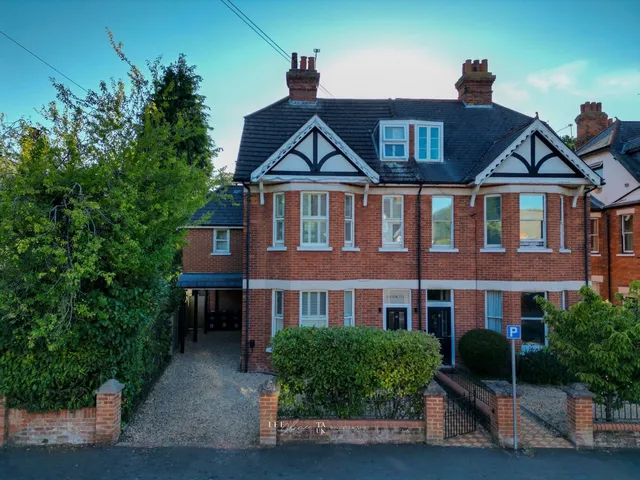 20 The Avenue, Camberley GU15 3NE