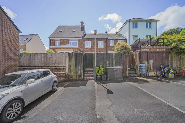 5 Dragon Way, Hengoed CF82 6GT
