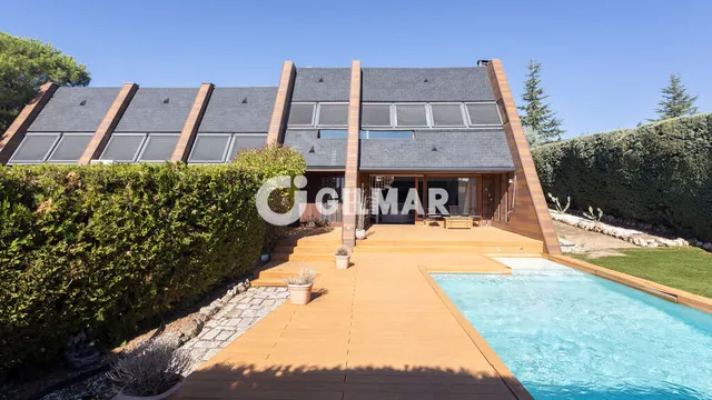 Villa in VALDEMORILLO, Madrid