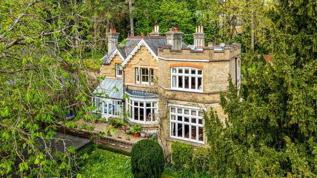 38 Park Road, Kenley CR8 5AQ