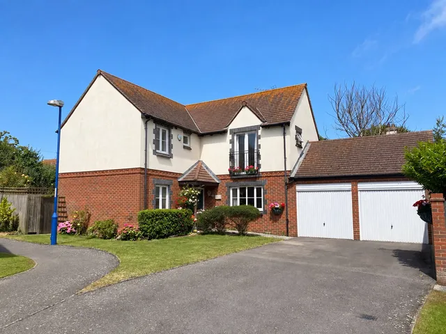 60 Robinson Close, Selsey PO20 0FD
