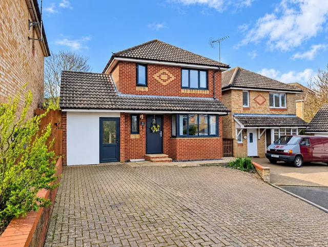3 Oakhills, Shanklin PO37 7QJ