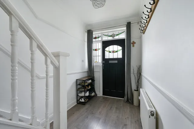 2 Portnalls Rise, Coulsdon CR5 3DA