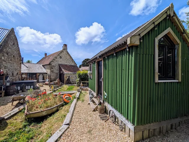Old Stone Place, Farriers Way, Newport PO30 3JP