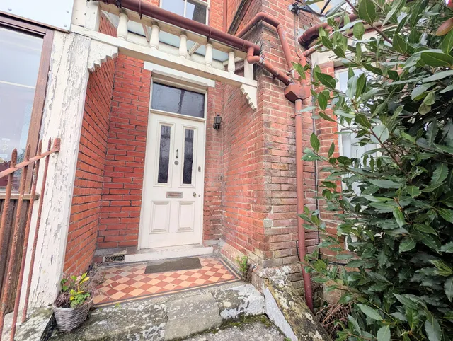 87 Park Road, Cowes PO31 7NE