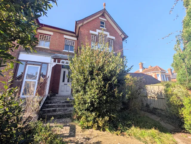 87 Park Road, Cowes PO31 7NE