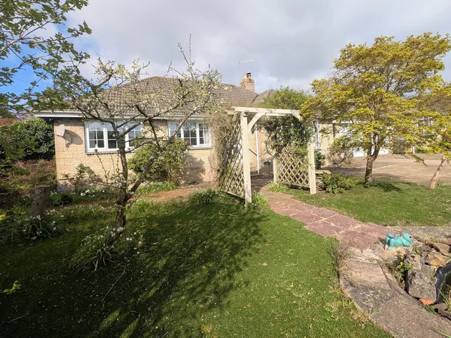 2 Hutchinson Drive, Ryde PO33 1QP