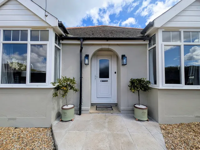 Oakville Alverstone Road, Sandown PO36 0LD