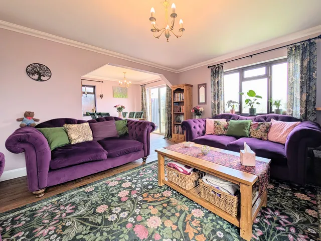20b Whitepit Lane, Newport PO30 1LX
