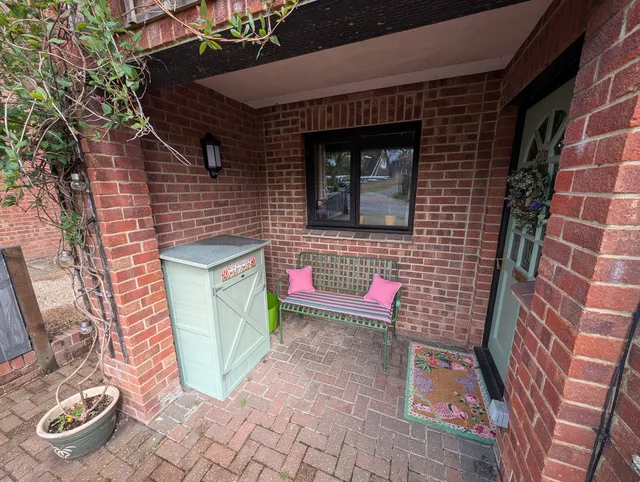 20b Whitepit Lane, Newport PO30 1LX