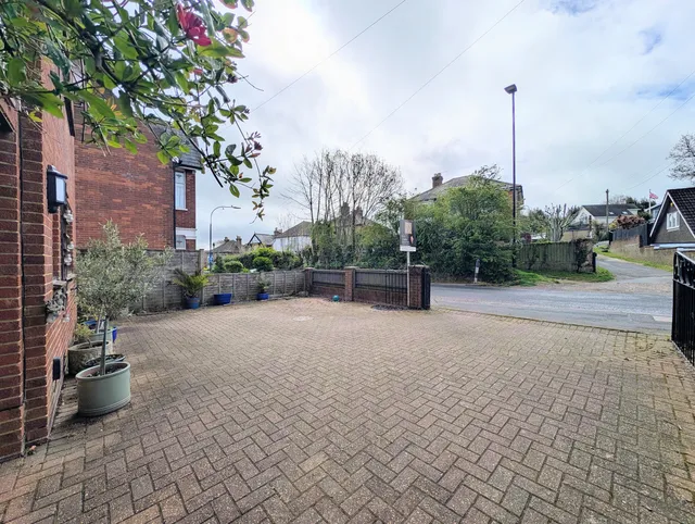 20b Whitepit Lane, Newport PO30 1LX