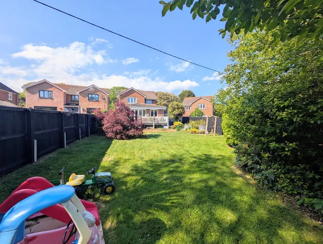 Whispers Walkers Lane, Newport PO30 3JZ
