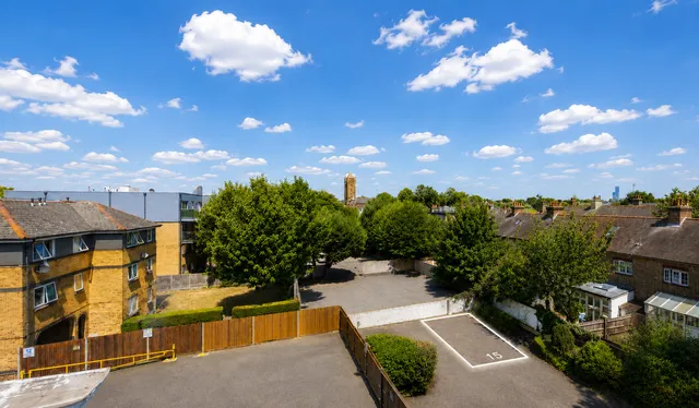 Flat 15, Maytree Gardens 35-39 South Ealing Road, London W5 4QT