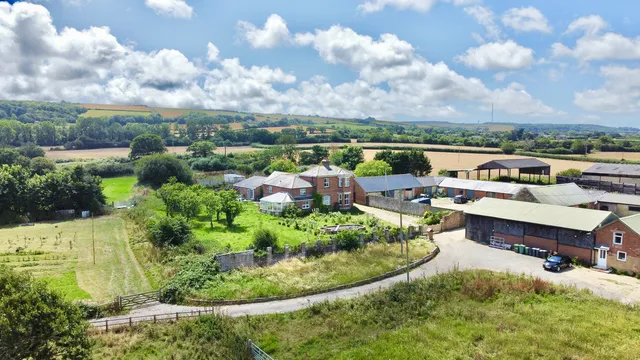 Poleclose Farm Forest Road, Newport PO30 5QH