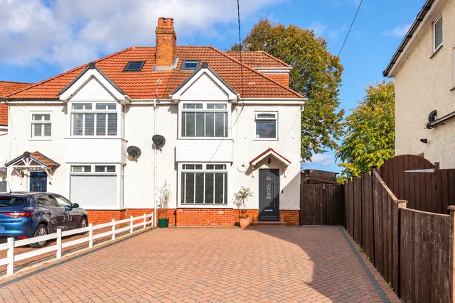 10 Meadow Grove, Chandlers Ford SO53 3AT