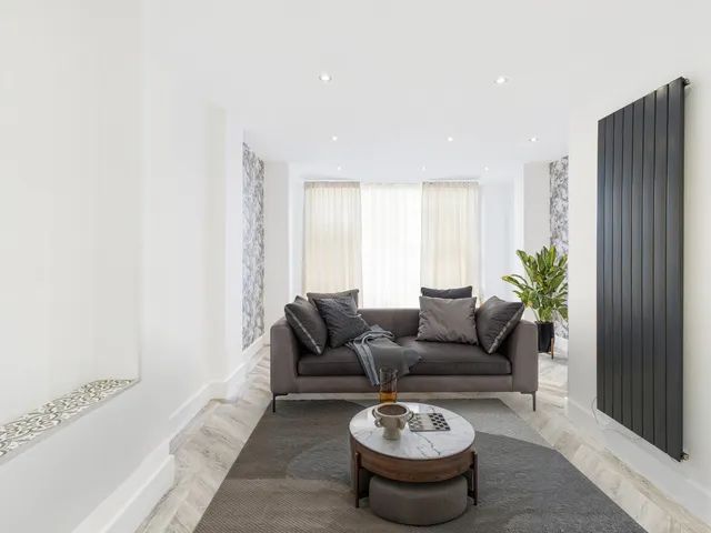 Flat 3, 24 Creek Road, Hayling Island PO11 9RD