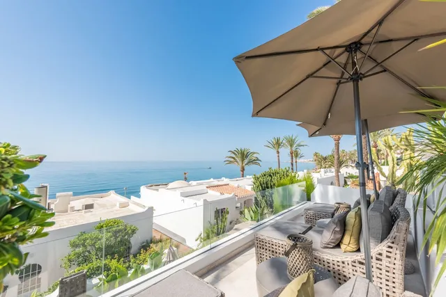 El Oasis Club, Marbella Golden Mile, Malaga, Spain