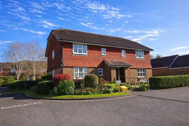58 Rosehill, Billingshurst RH14 9QQ