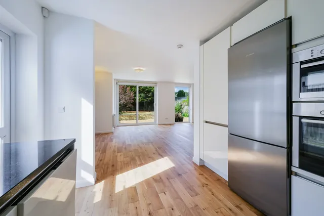 51 Salisbury Road, Worcester Park KT4 7DF