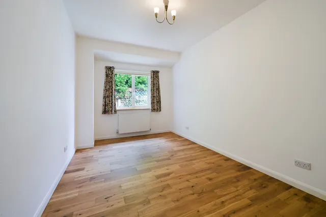 51 Salisbury Road, Worcester Park KT4 7DF