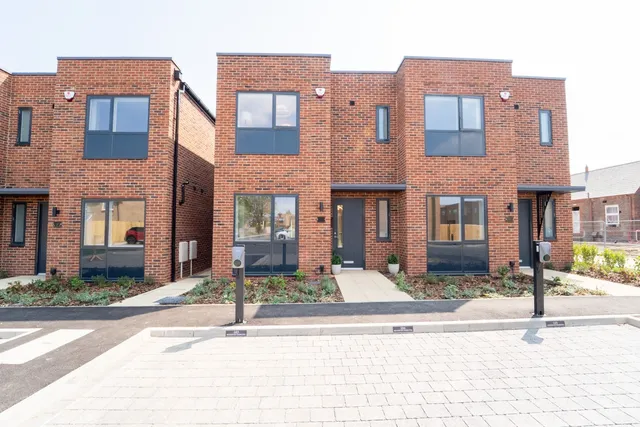 43 The Braithwaite, St James Park, Locksway Road