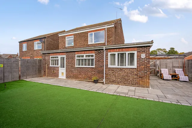 10 Sandy Close, Felixstowe IP11 0UJ