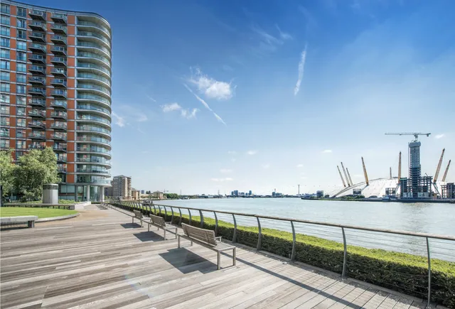 Flat 301, 1 Fairmont Avenue, London E14 9PA